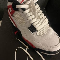 Jordan 4 Retro