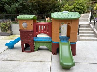 Step2 Clubhouse Climber Playset for Kid With 2 Slides