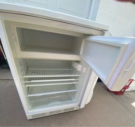 Fisherbrand Isotemp Undercounter Refrigerator/Freezer combination unit