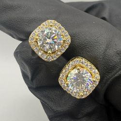VVS1 Gold Casing Moissanite Earrings 1.0ct