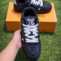 All Sizes Louis Vuitton LV Trainers White & Black Sneaker