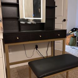 Makeup table/Dressing table/