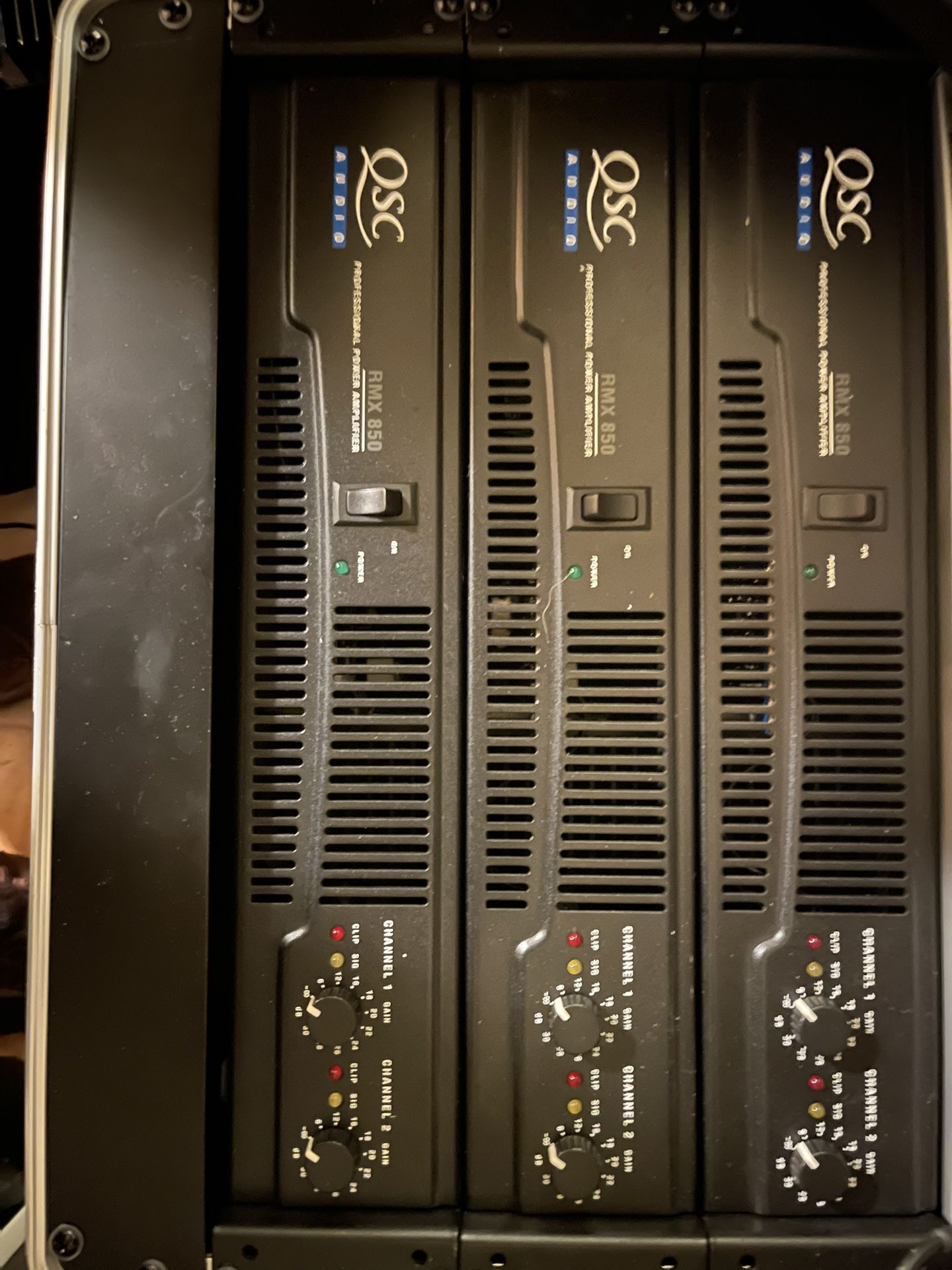 QSC RMX 850 Power Amplifier