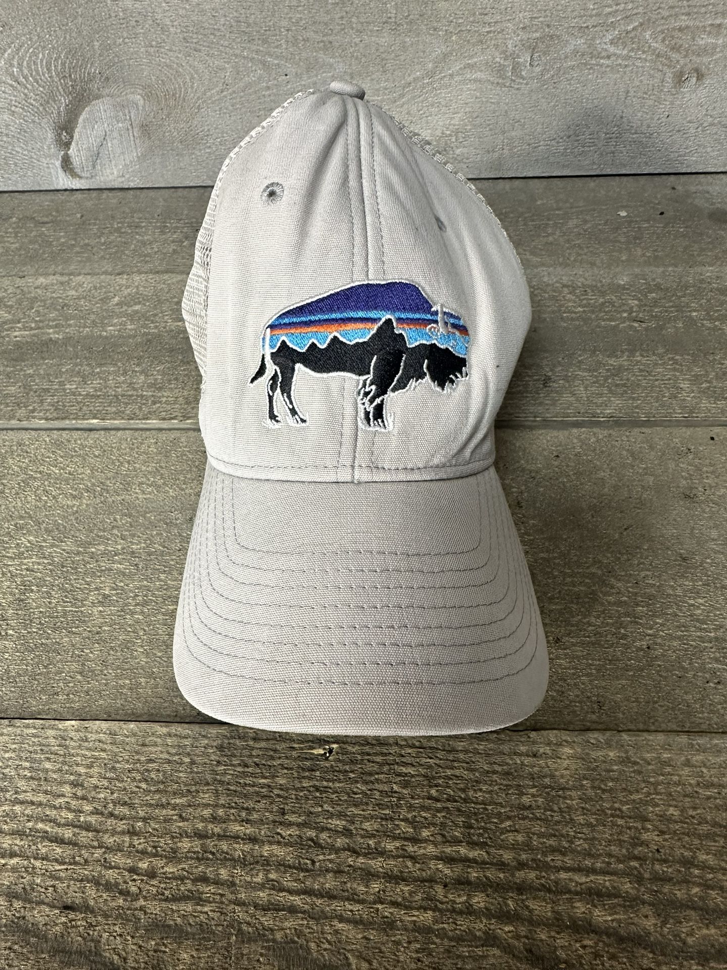 Patagonia Fitz Roy Bison Baseball Hat Mesh Buffalo Snapback Men's Tan White