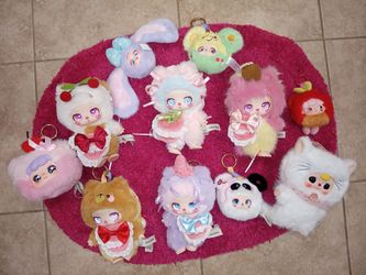 Baby threes anime dolls and key rings all original no knock offs  beautiful in great condition $30 takes everything all of them together as a set