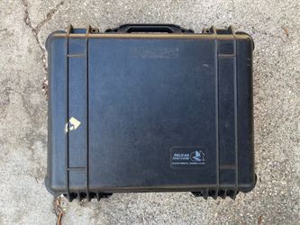 Pelican 1550 Protector Case Black w/ Pluck-Foam Inside, Watertight Hard Case