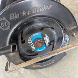 Black& Decker Circular Saw