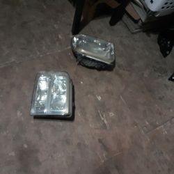 2006 Ford Exurscion Headlights