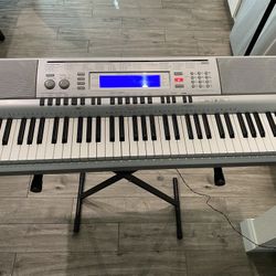Keyboard Piano - Casio 
