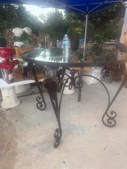 Heavy Iron Beutiful Table Glass Top they don’t make them like this anymore great Quality