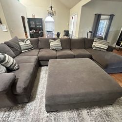 Sectional couch 