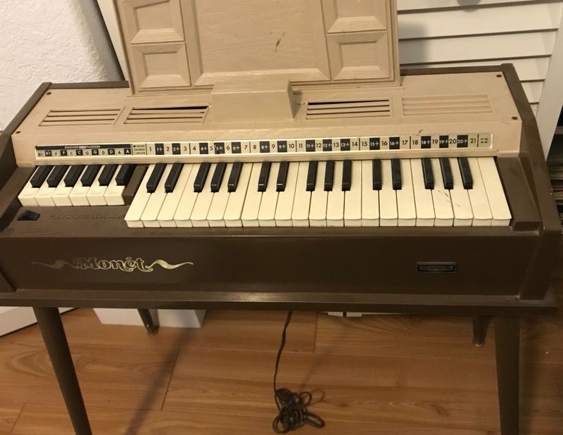 VINTAGE Emenee Audion Electric Organ/Keyboard with working Light —- PRICE REDUCED MUST SELL