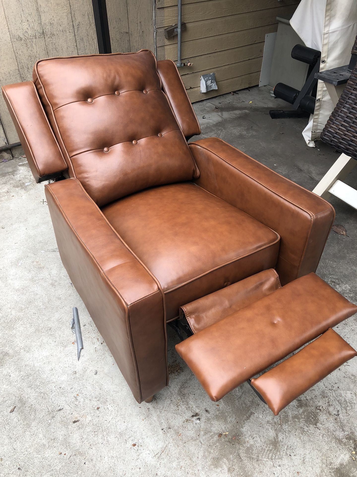 Abbyson Holloway Mid-Century Leather Recliner