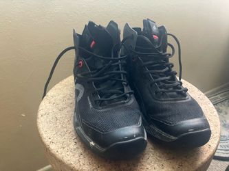 Adidas Trailcross Stealth (Like New)