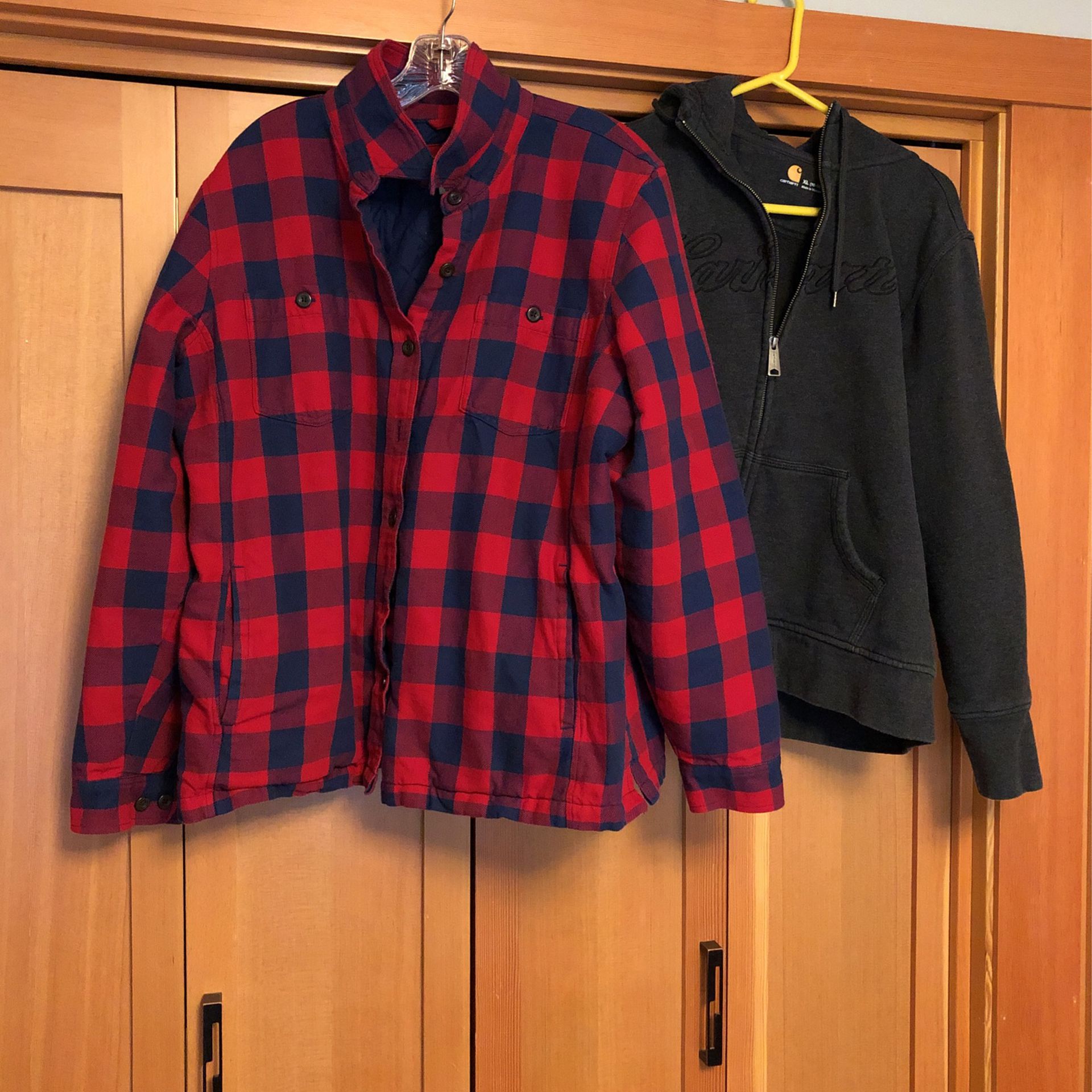 2 Womens XL Jacket/sweatshirt 