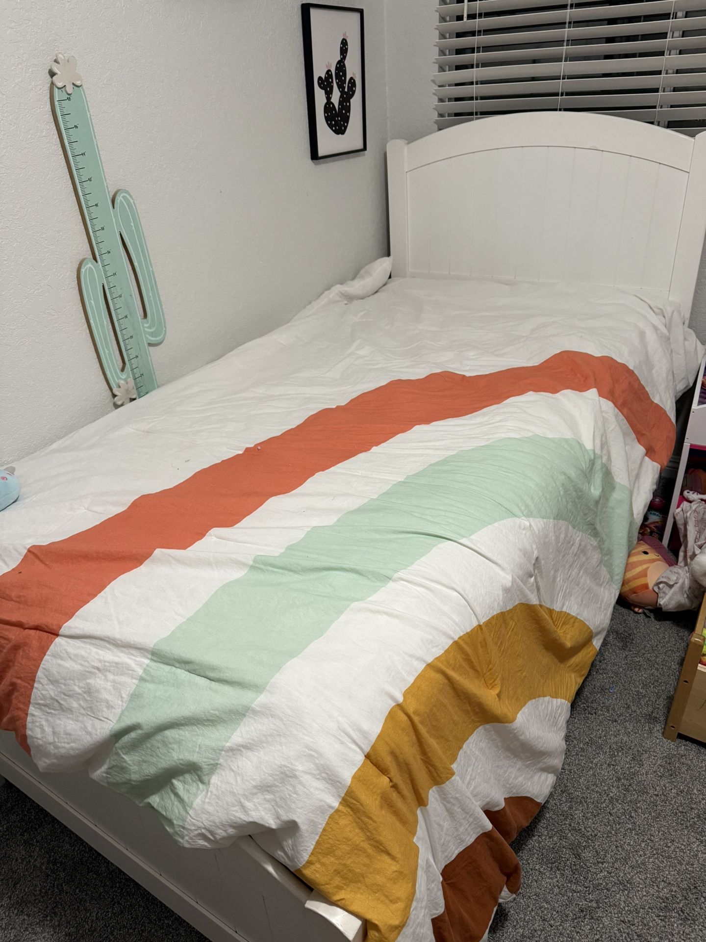 Twin Size Bed 