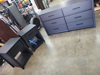 3 piece dresser set/side table