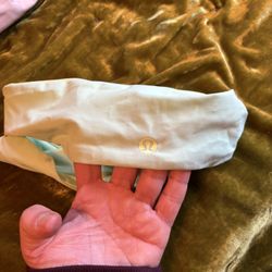 Women’s Lululemon headband 