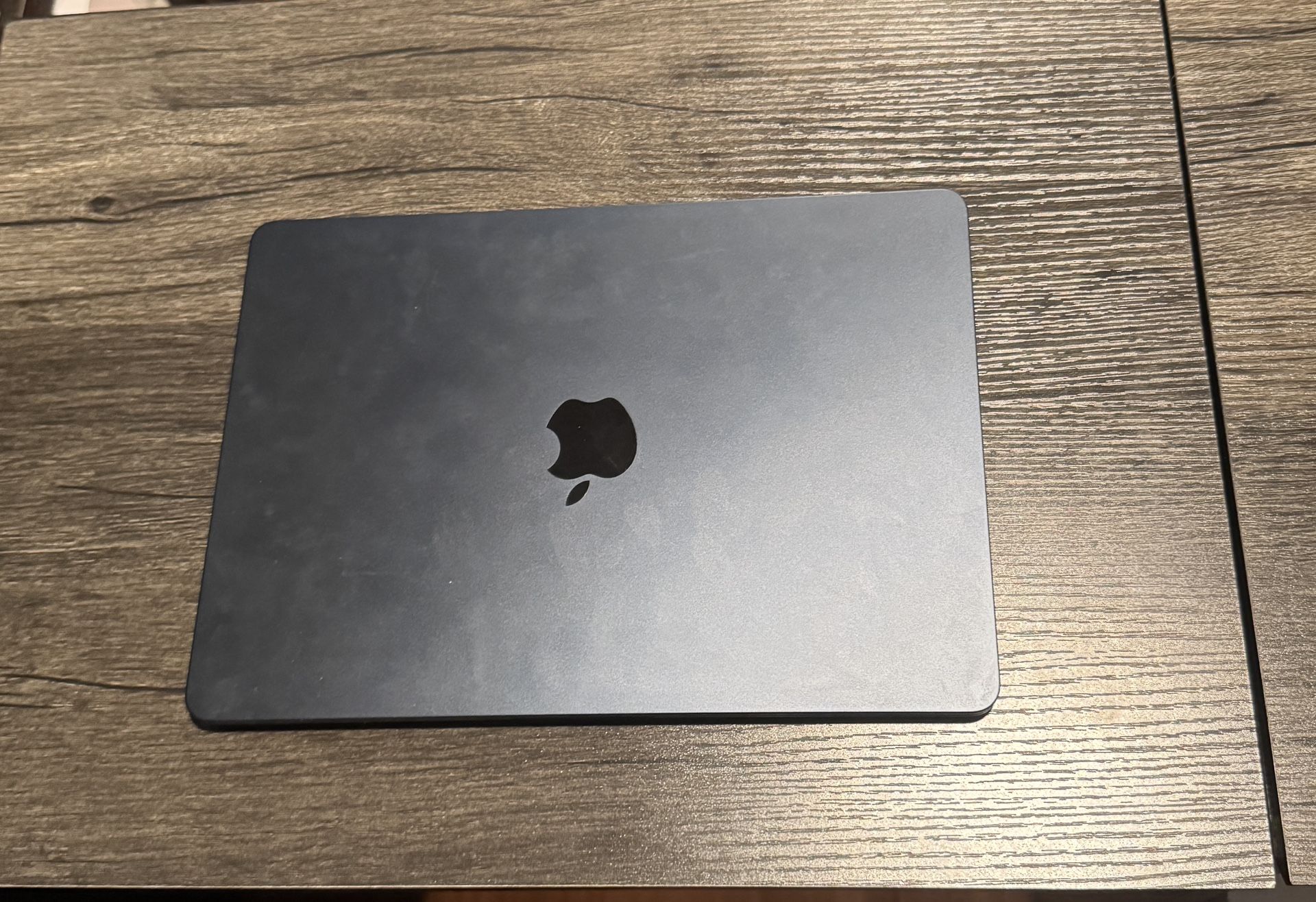 MacBook M3 13 inch