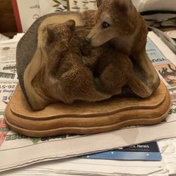 Wood / Resin Wolf With Pup Figurine