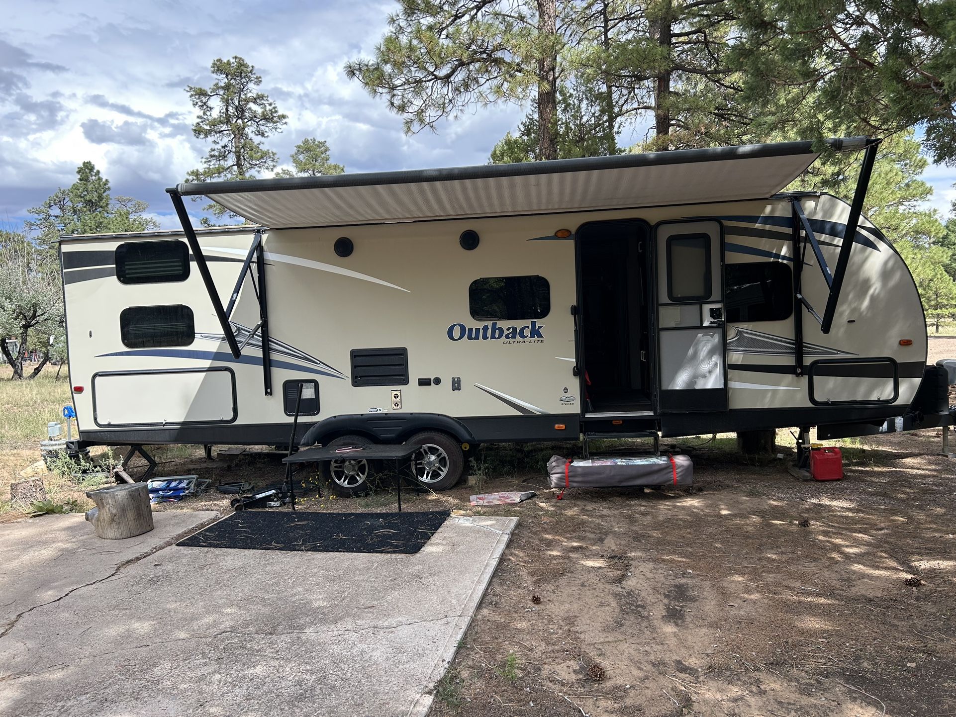 2016 Outback Trailer One Large slide out