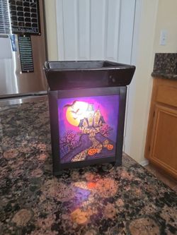 HALLOWEEN Scentsy wax warmer