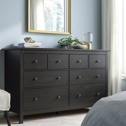 Beautiful Like New 8 Drawer Dresser - Assembled And Ready Yo Use