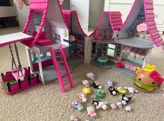 Hello Kitty and friends playhouse