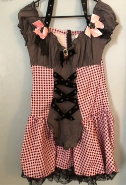 Skeleton girl costume 10$size medium with hat