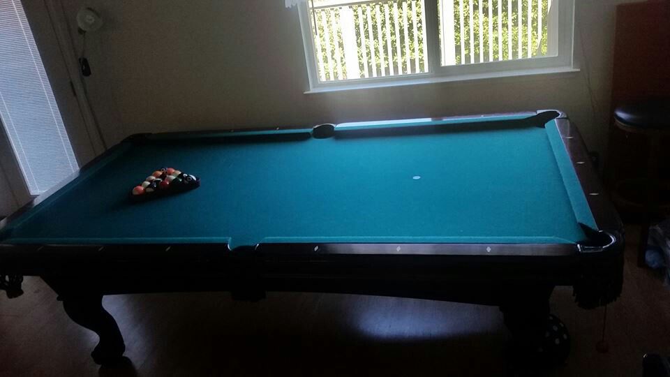 Beringer 8ft pool table
