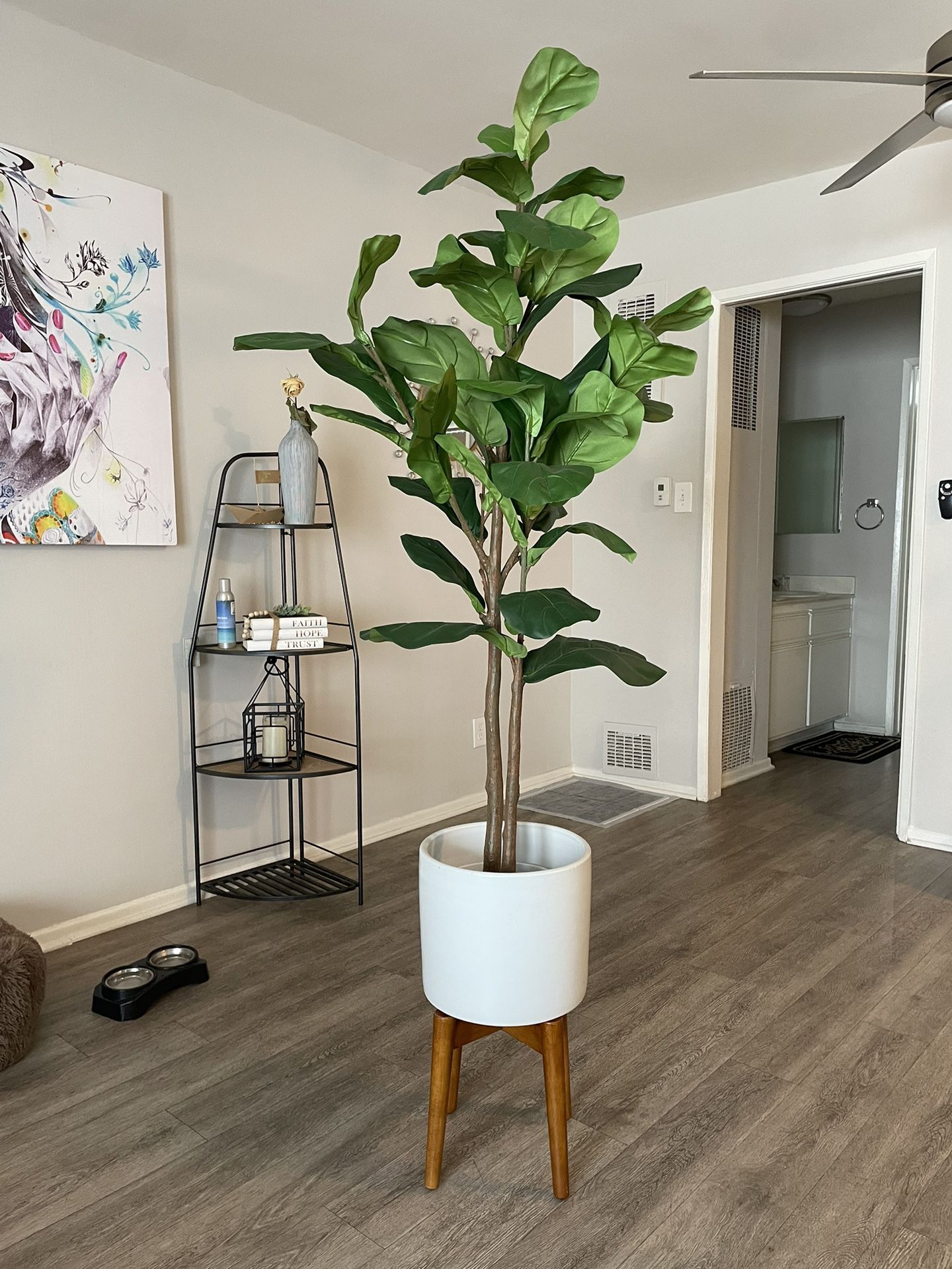 Floor Plant With Stand And Ceramic Pot
