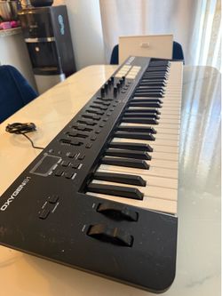 M AUDIO KEYBOARD  Oxygen  61