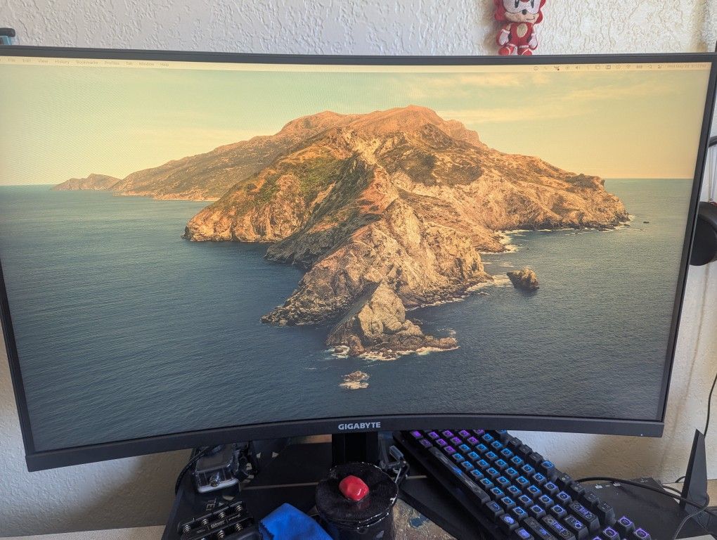 Gigabyte G32QC Curved PC Gaming Monitor 1440p, 1ms response, 165hz refresh
