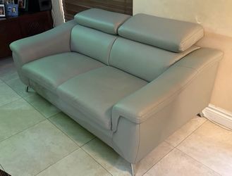 Gray Loveseat – Excellent Condition. Price Including Delivery