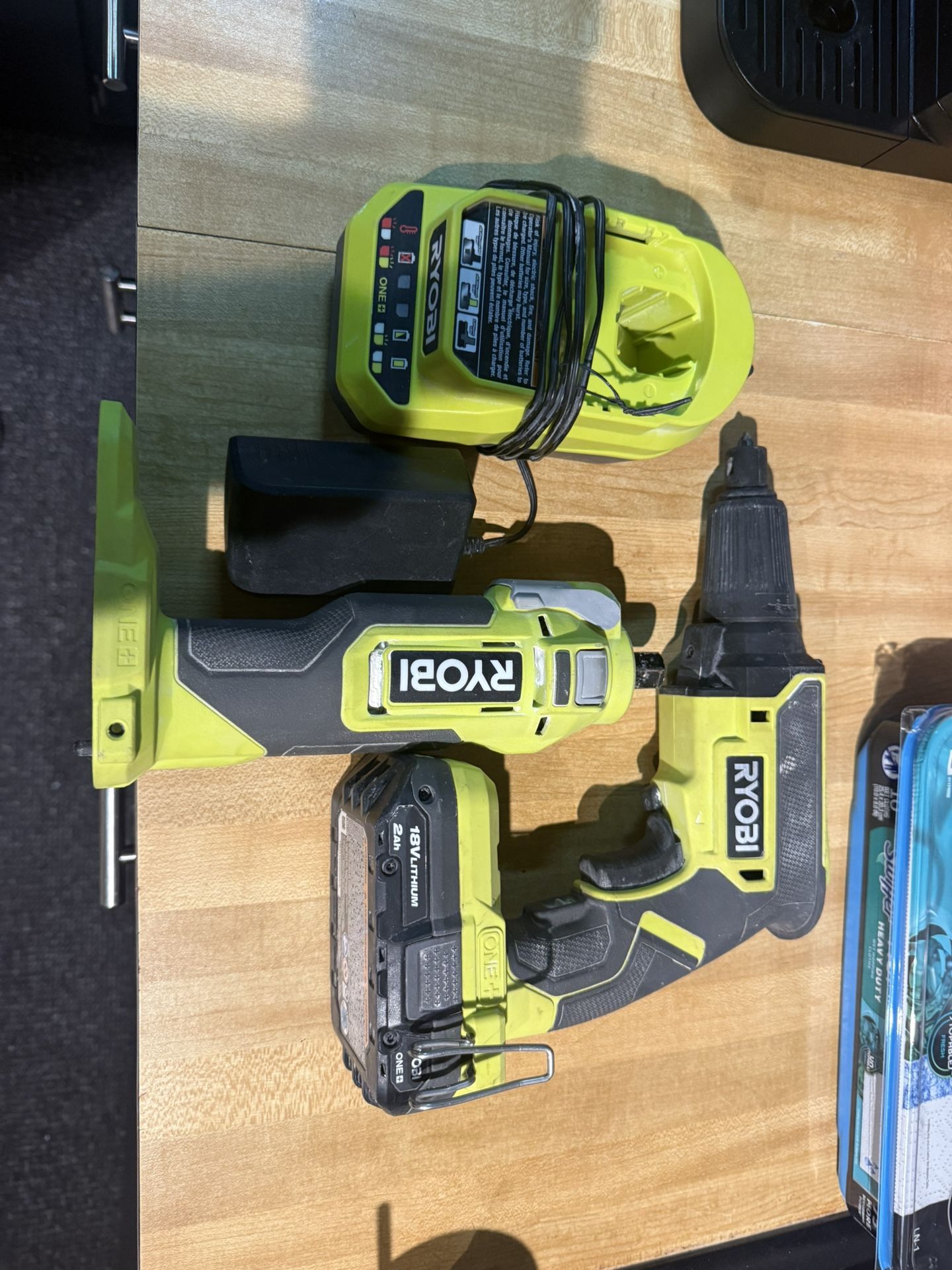 Ryobi 18v screw gun and cutout tool with (1) batt and charger $140 firm for both in n Lakeland