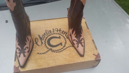 New Women's lucchese Charlie Horse cowboy/ girl boots brand new in box size 6.5B