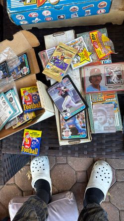Baseball cards, vintage classic Donruss fleer collectors, Babe Ruth magazines