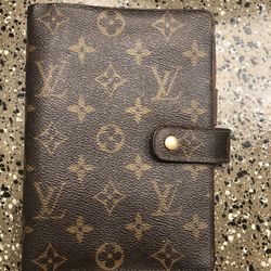 Authentic Louis Vuitton Monogram Agenda MM $400 Obo