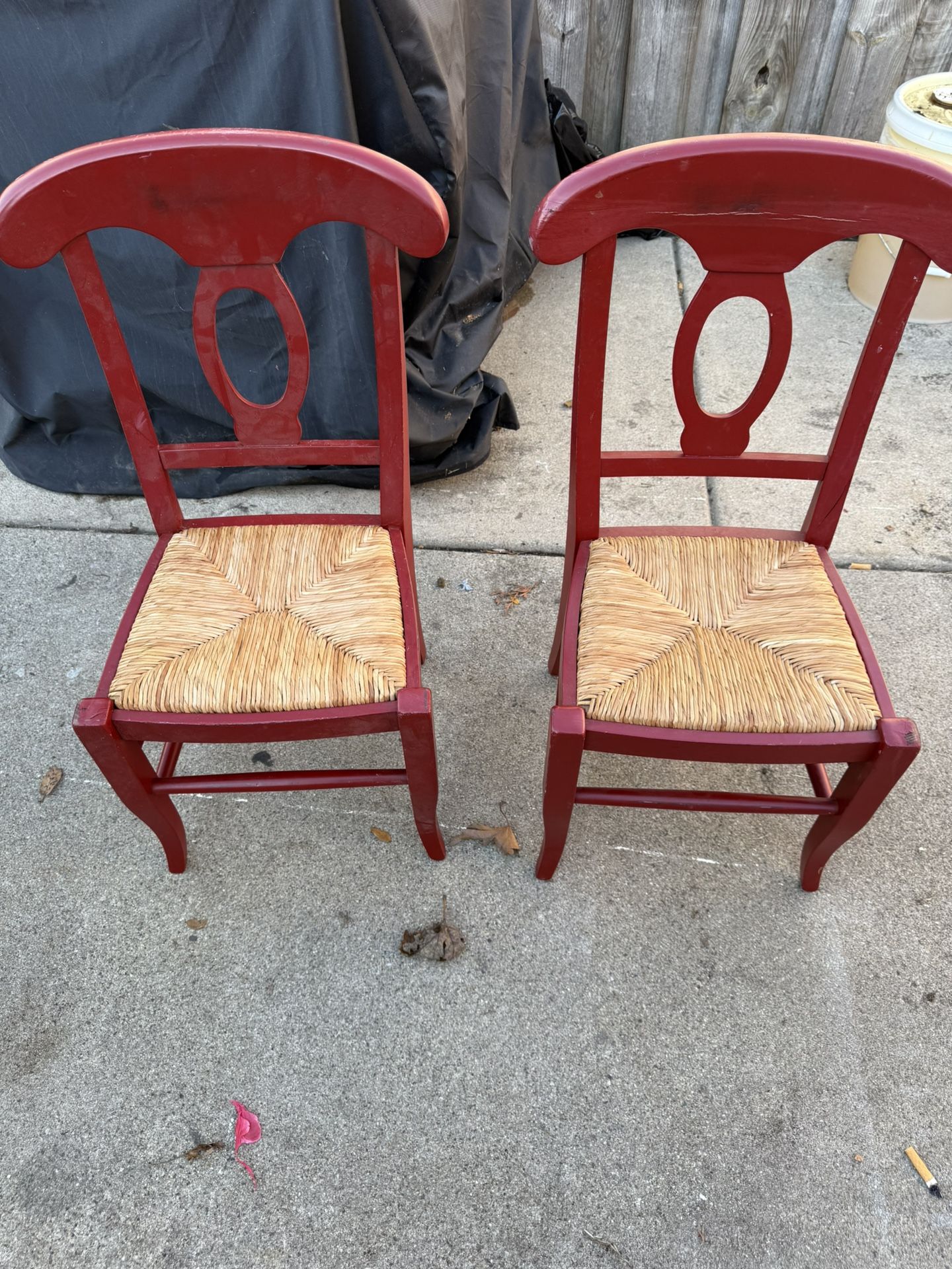 2 Pottery Barn children's chairs in good condition, made in Italy. Price is for both.