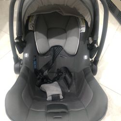 Nuna PIPA Lite LX Infant Car Seat And Base