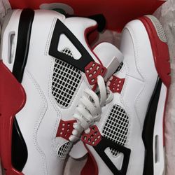 Jordan Retro 4 Fire Red Size 8.5