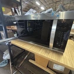 Brand New Whirlpool Microwave 