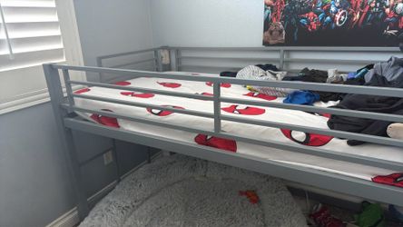 Bunk no mattress