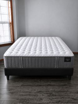 Very Nice Queen Stearns & Foster Estate 13.5" Luxury Mattress, Boxspring and Metal Bed Frame