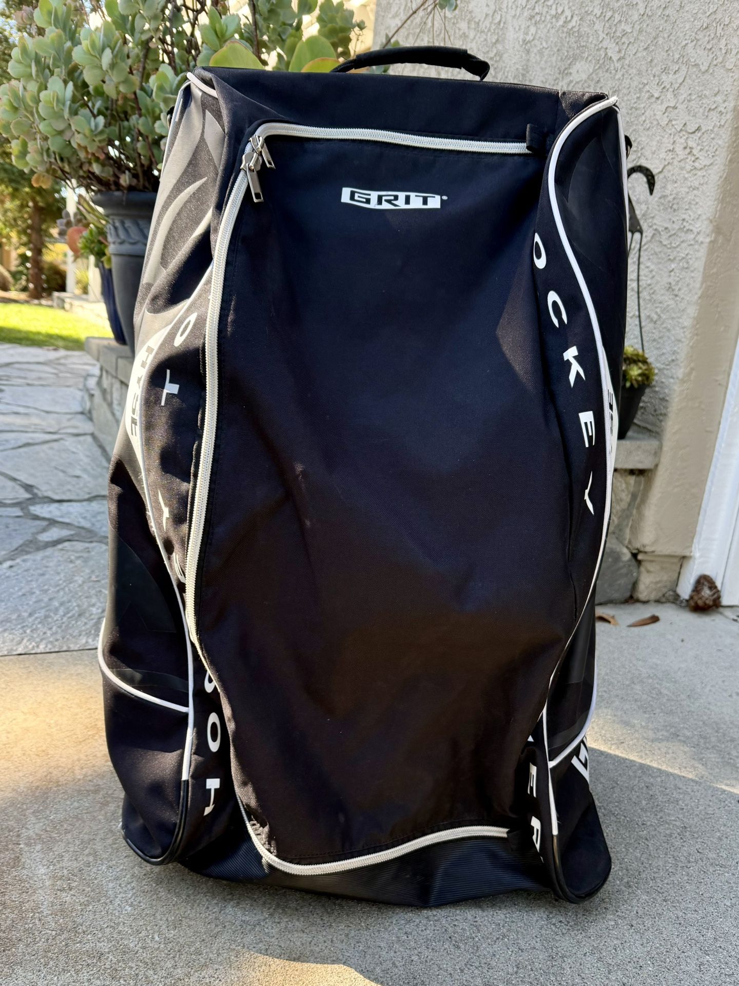 Used Grit HYSE TOWER Jr Hockey Wheeled Black Bag