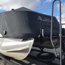 2023 18LX Deluxe Pontoon