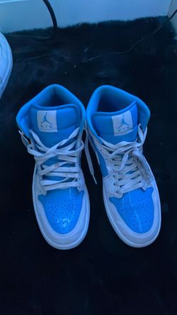 Air Jordan 1 Mid University Blue Sneakers