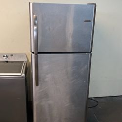 Frigidaire Apartment Size Top Freezer Refrigerator Stainless Steel 