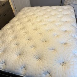 The Hotel Collection Mattress (Queen)