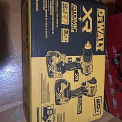 20V MAX XR Hammer Drill and ATOMIC Impact Driver 2 Tool Cordless Combo Kit with (2) 4.0Ah Batteries, Charger, and Bag